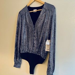 NWT (S/M)Rhinestone Piper bodysuit V neck long sleeves silver bling buttoncuffs